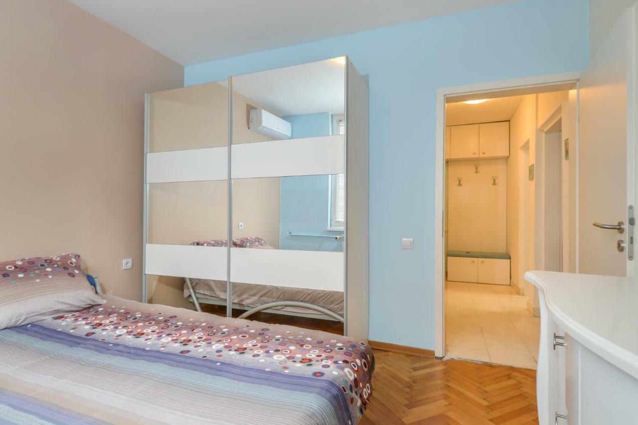 Comfortable One Bedroom Apartment In A Lively Area | Zona B5 | Russian Square Sofia Exterior photo
