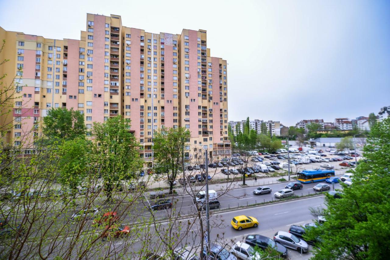 Comfortable One Bedroom Apartment In A Lively Area | Zona B5 | Russian Square Sofia Exterior photo